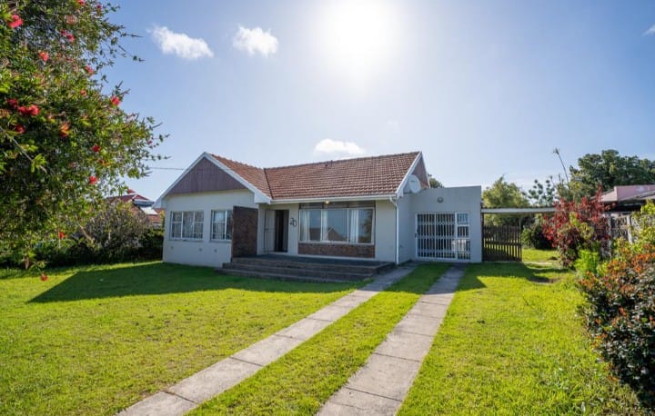 To Let 3 Bedroom Property for Rent in Amalinda Eastern Cape